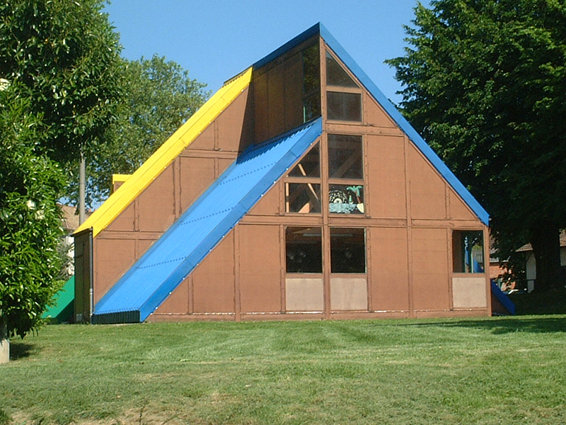 Bâtiment servant de salle des fêtes à la ville de Marines dans le Val-d'Oise